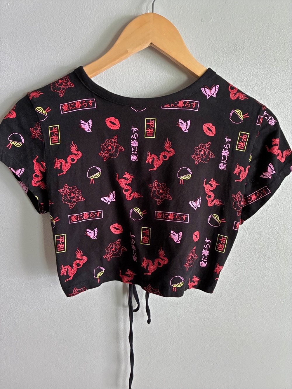 Electric Pink Black Dragon Crop Top M Japanese Graphic Cutout Tie Back